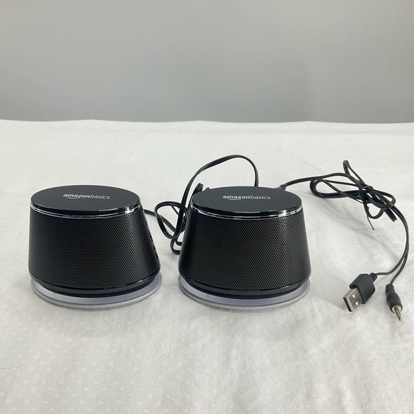 Amazon Basics USB Plug-n-Play Computer Speakers for PC or Laptop - Picture 1 of 7